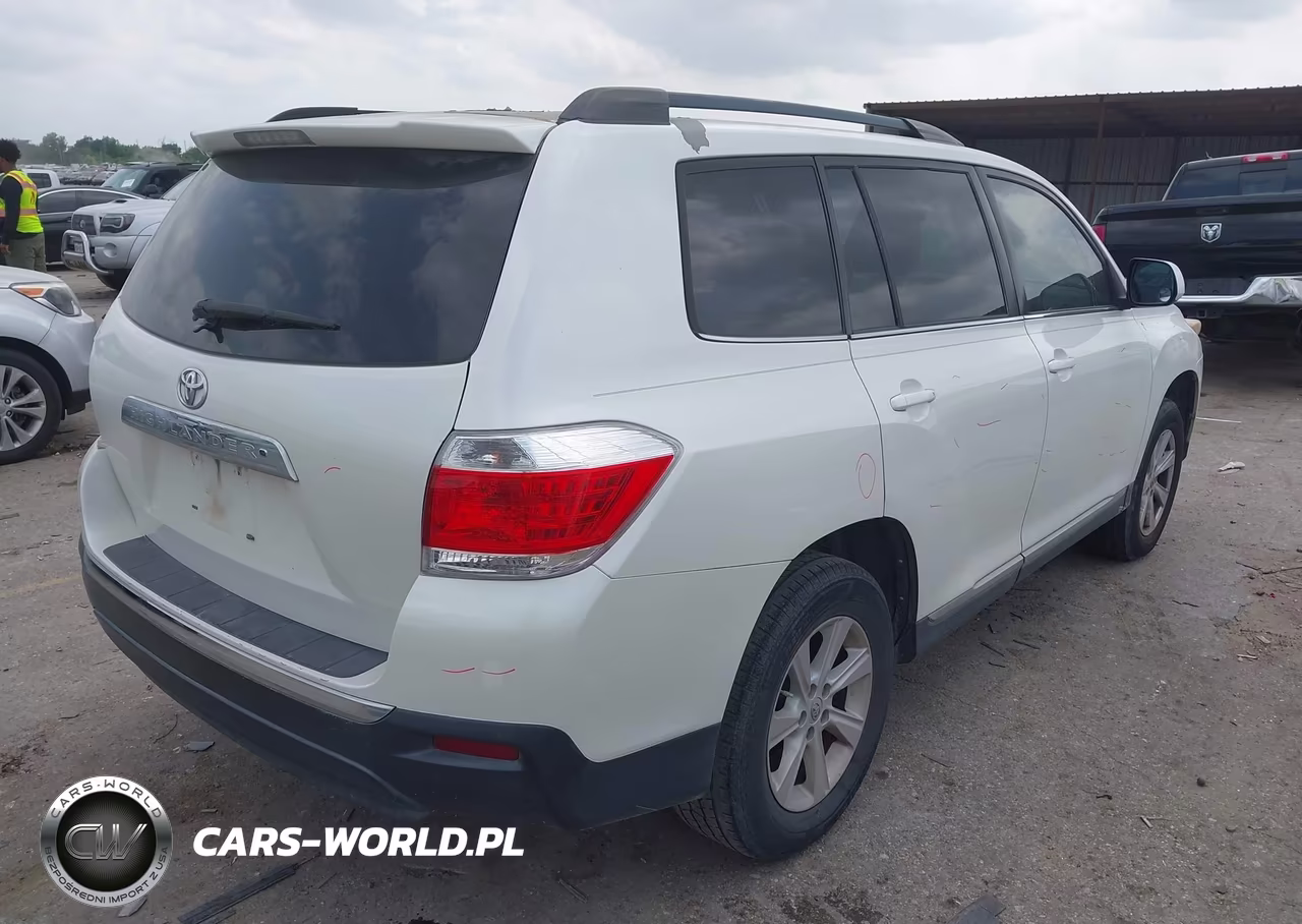 2013 Toyota Highlander Base Plus VIN:5TDZA3EH2DS041365 - 4