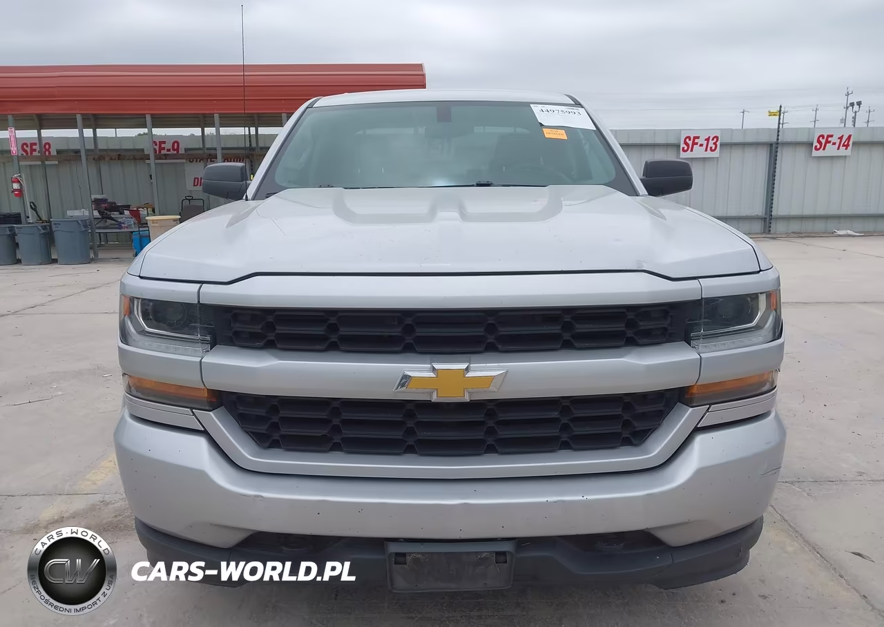 2018 Chevrolet Silverado 1500 Custom VIN:1GCRCPEH4JZ152723 - 12