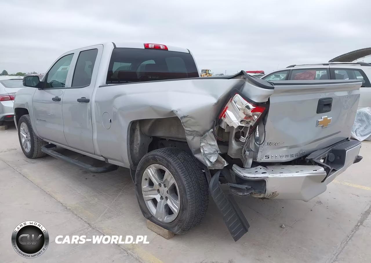 2018 Chevrolet Silverado 1500 Custom VIN:1GCRCPEH4JZ152723 - 3