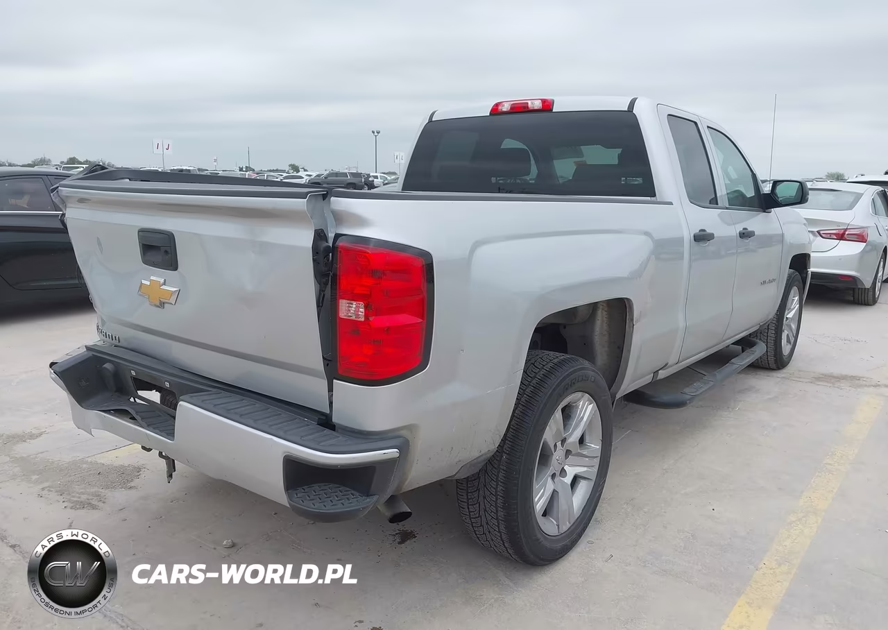 2018 Chevrolet Silverado 1500 Custom VIN:1GCRCPEH4JZ152723 - 4