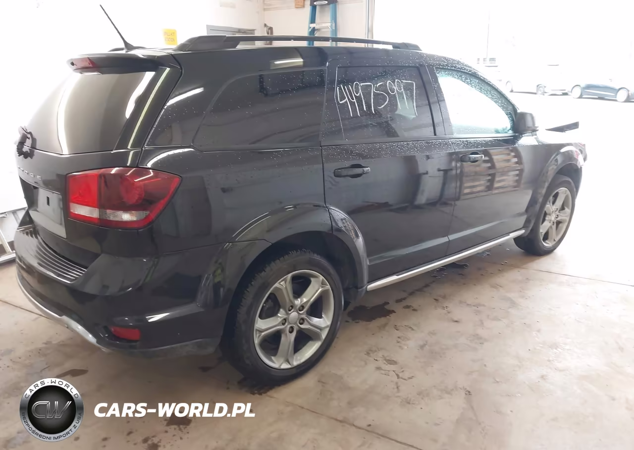2017 Dodge Journey Crossroad Plus VIN:3C4PDCGG3HT619536 - 4