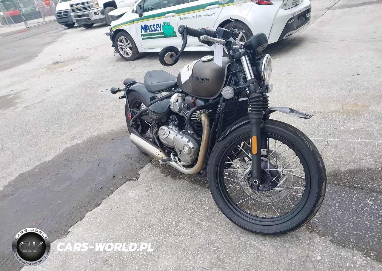 2017 Triumph Motorcycle Bonneville Bobber – zdjęcie 1 z 13