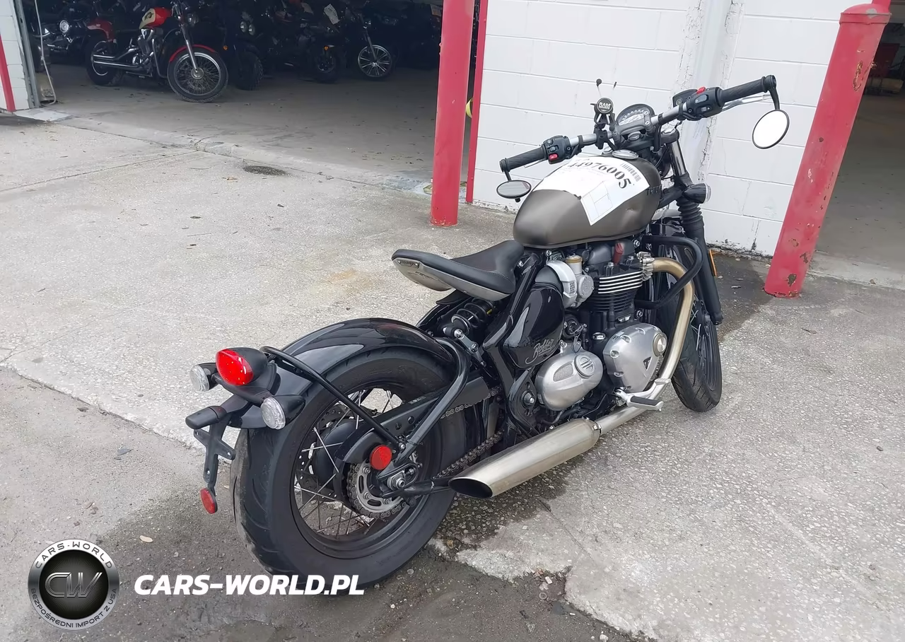 2017 Triumph Motorcycle Bonneville Bobber VIN:SMTD42HL0HT826746 - 4