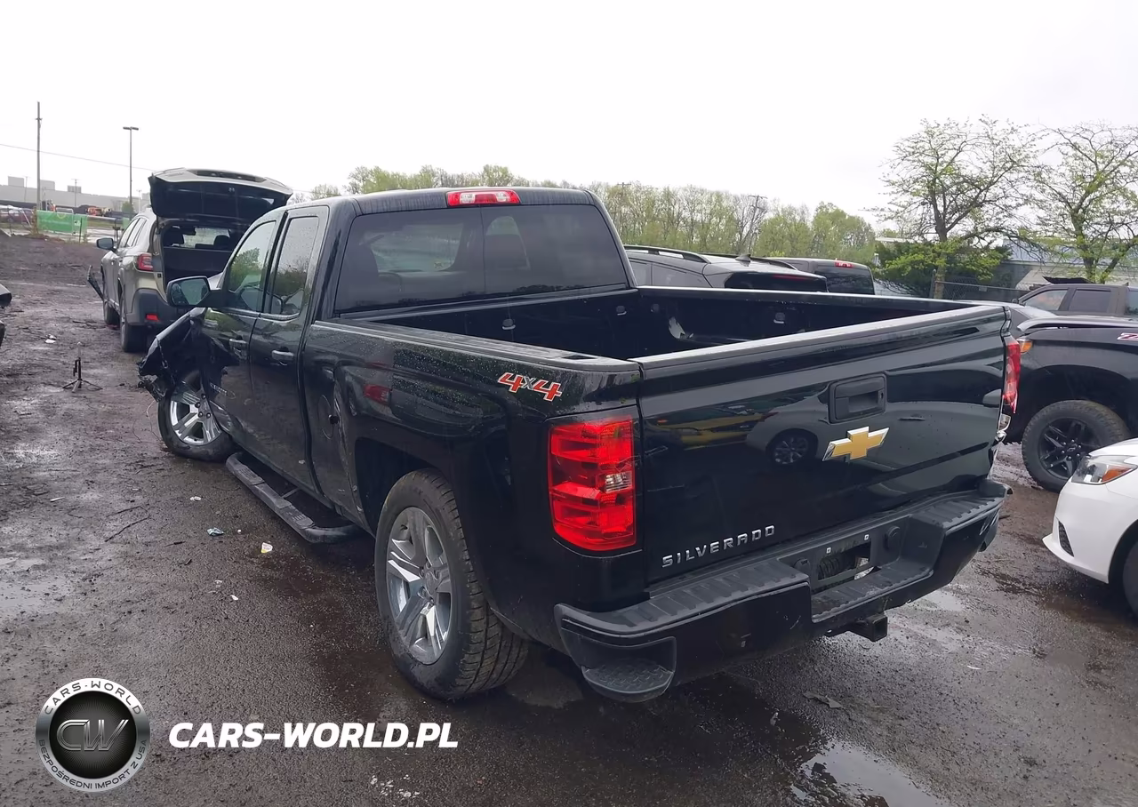 2017 Chevrolet Silverado 1500 Custom VIN:1GCVKPEC6HZ330986 - 3