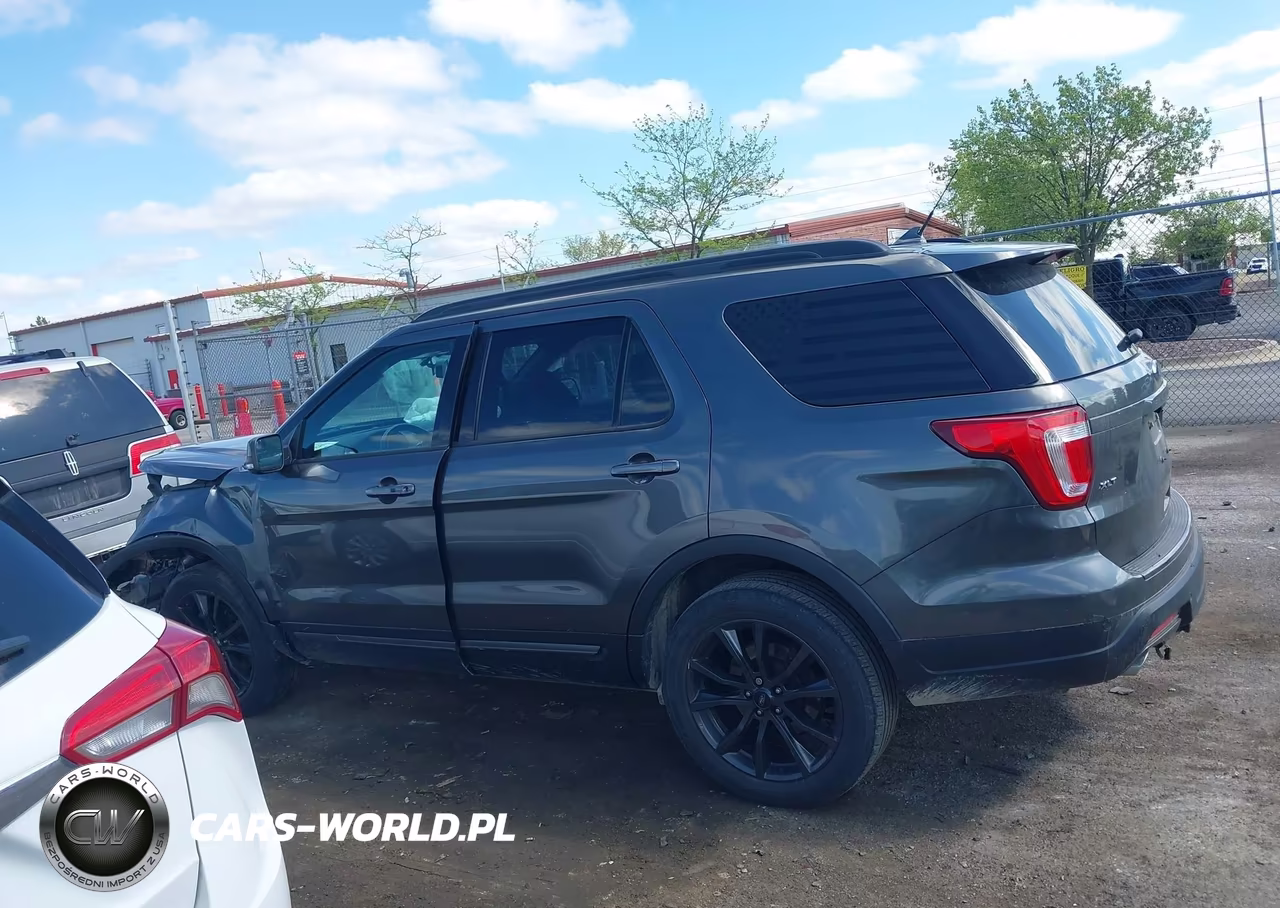 2018 Ford Explorer Xlt VIN:1FM5K8D81JGC25501 - 14