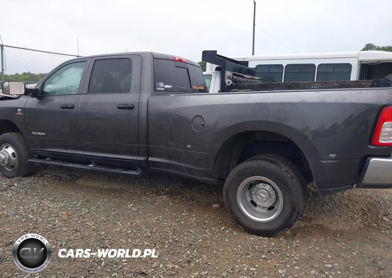2022 Ram 3500 Tradesman 4X4 8' Box VIN:3C63RRGL4NG152140 - 13