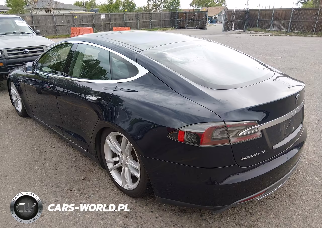 2013 Tesla Model S VIN:5YJSA1CG9DFP03818 - 3