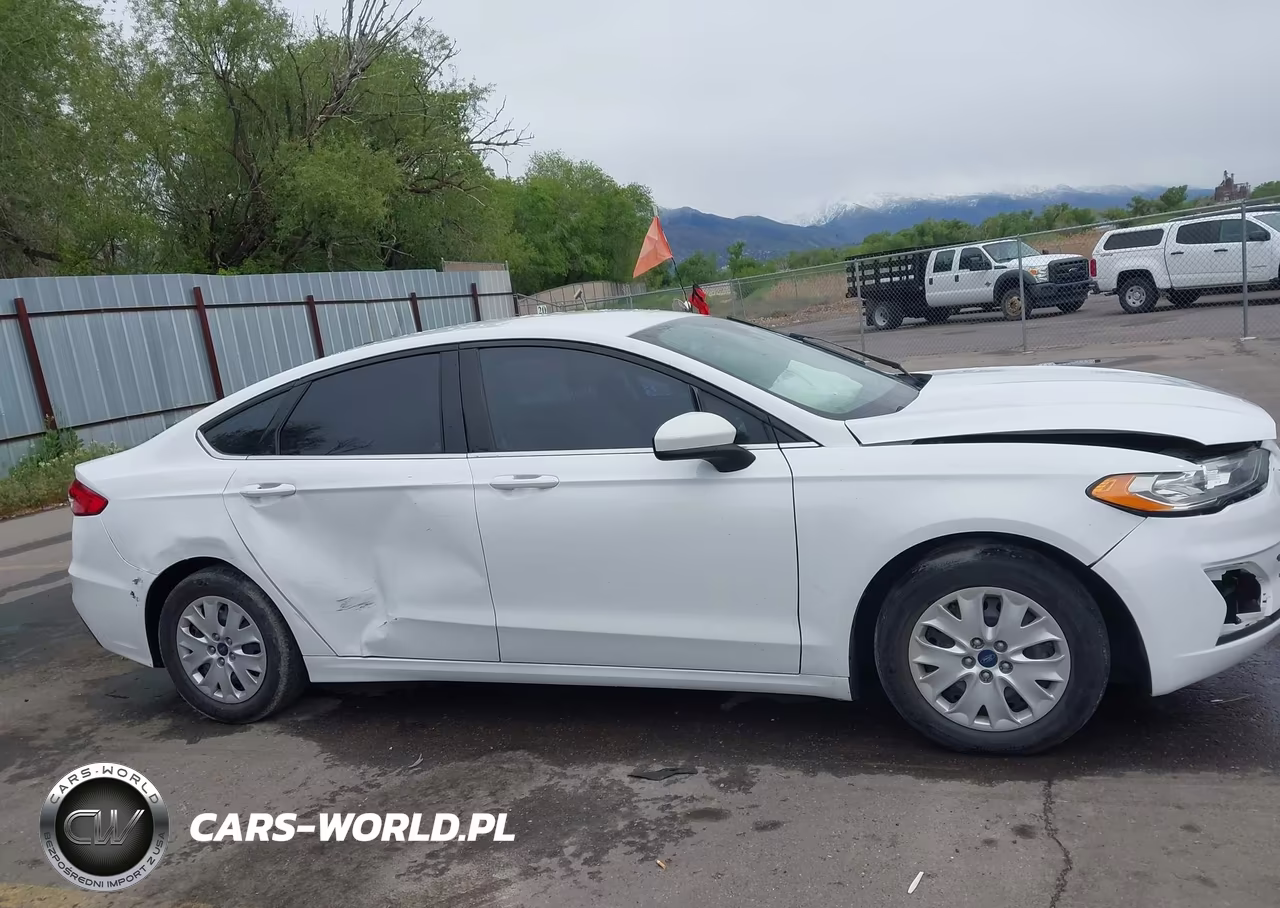 2019 Ford Fusion S VIN:3FA6P0G77KR176870 - 14