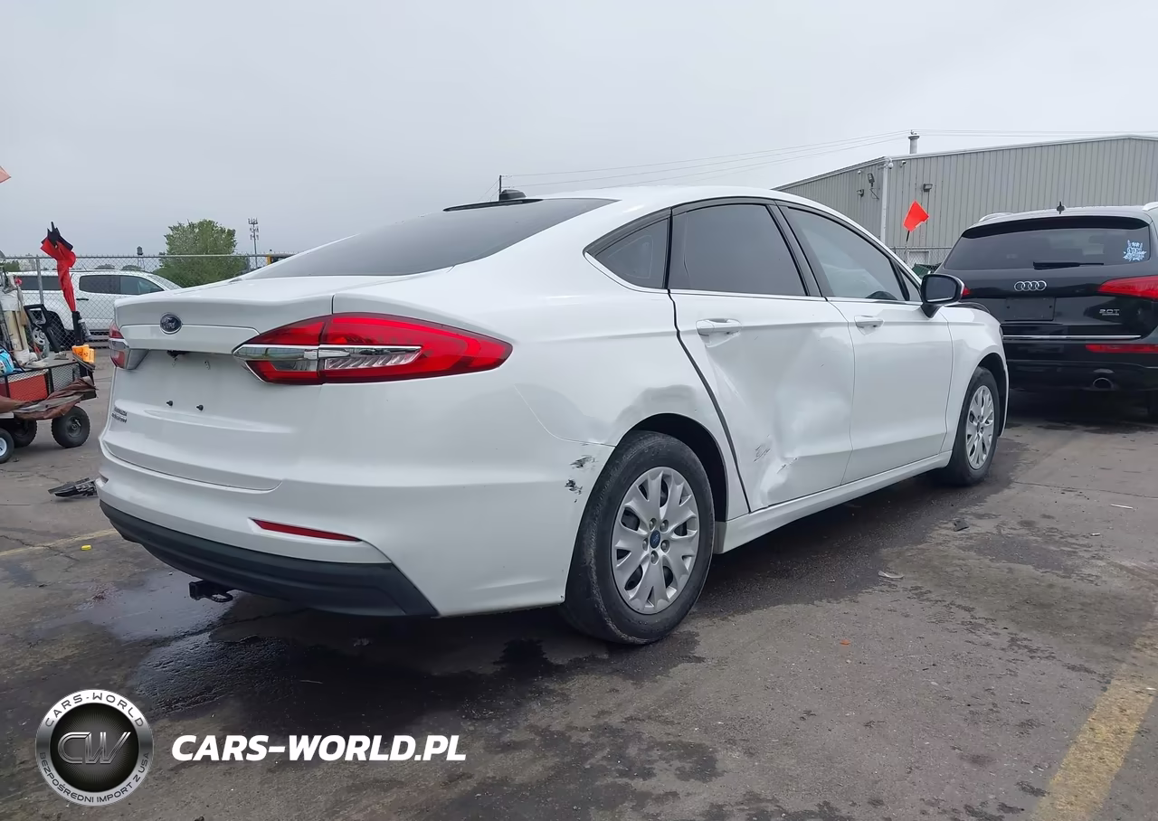 2019 Ford Fusion S VIN:3FA6P0G77KR176870 - 4