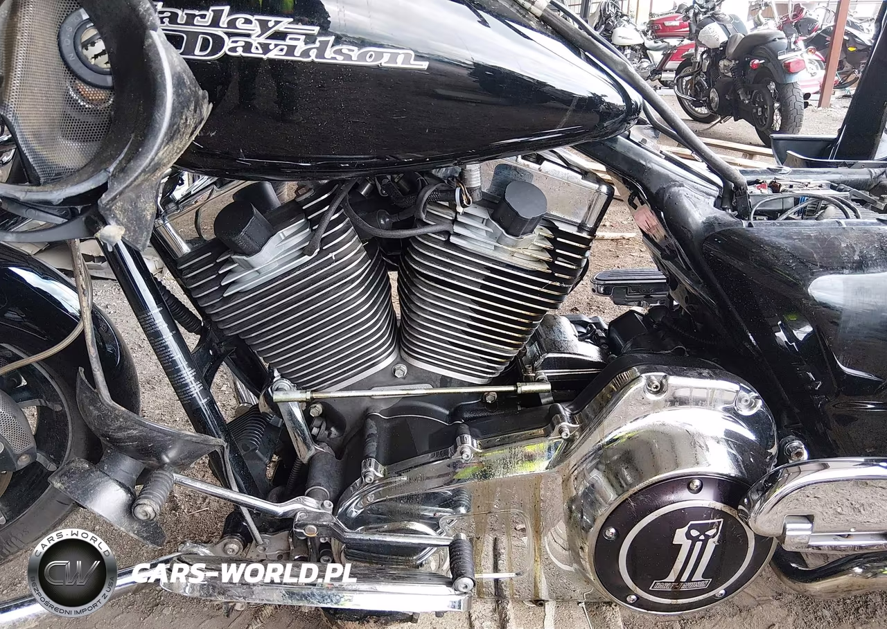 2010 Harley-Davidson Flhx VIN:1HD1KB414AB649110 - 9