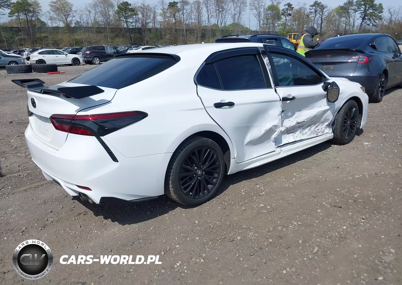 2018 Toyota Camry Se VIN:4T1B11HK9JU086920 - 4