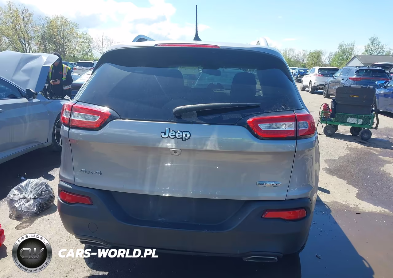2016 Jeep Cherokee Latitude VIN:1C4PJMCS4GW194734 - 16