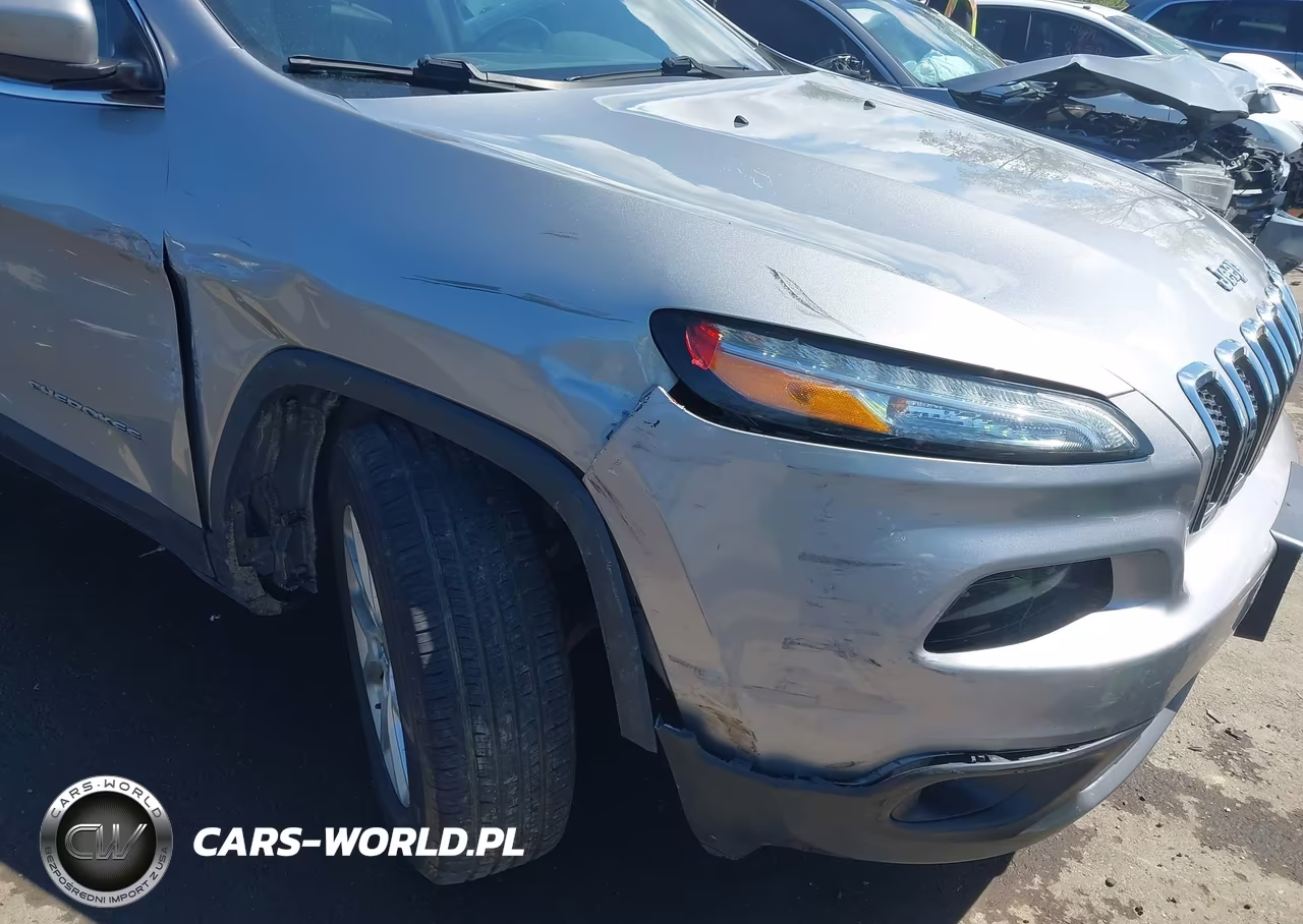 2016 Jeep Cherokee Latitude VIN:1C4PJMCS4GW194734 - 6