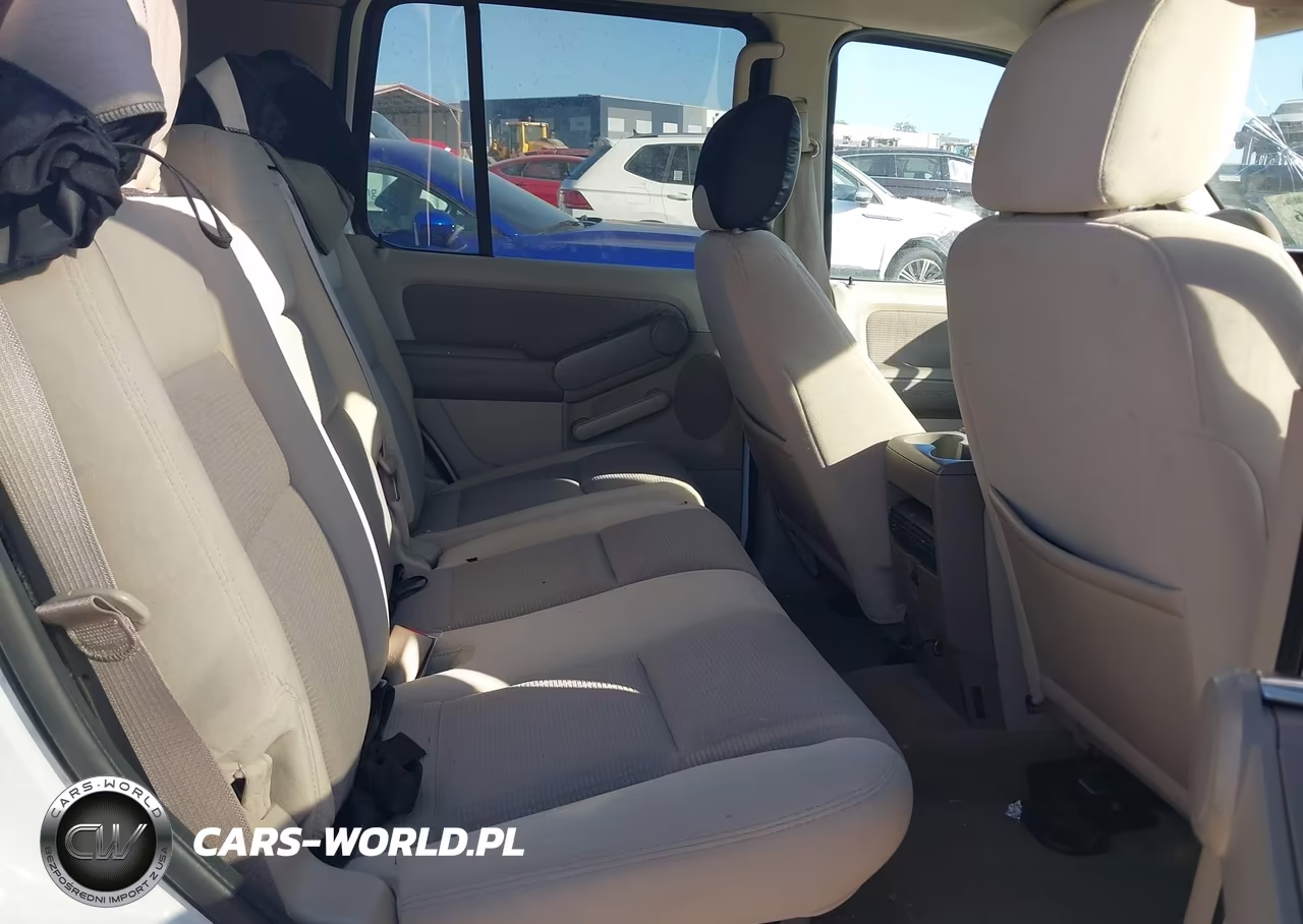 2007 Ford Explorer Xlt VIN:1FMEU73E07UB27081 - 8