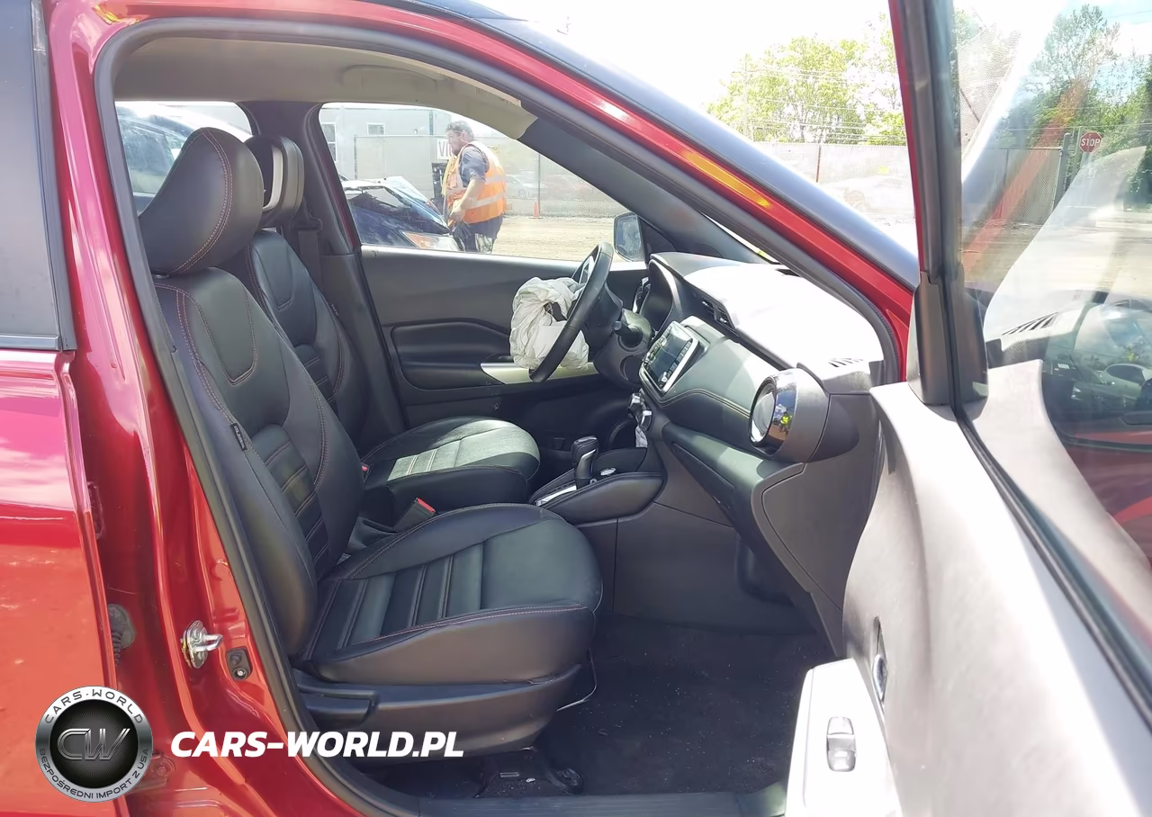 2019 Nissan Kicks Sr VIN:3N1CP5CU3KL569793 - 5