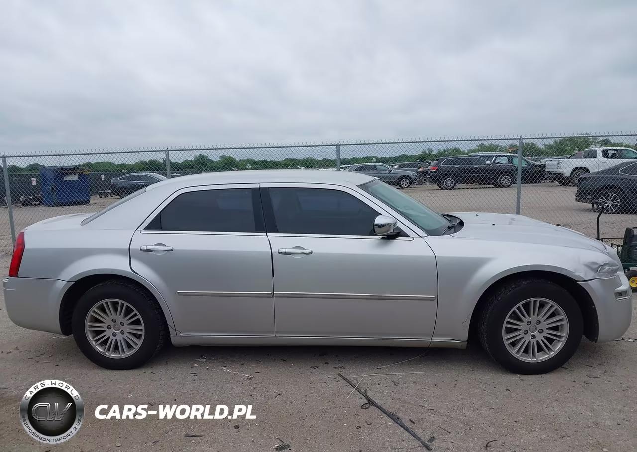 2010 Chrysler 300 Touring-Signature Series-Executive Series VIN:2C3CA5CV2AH326656 - 13