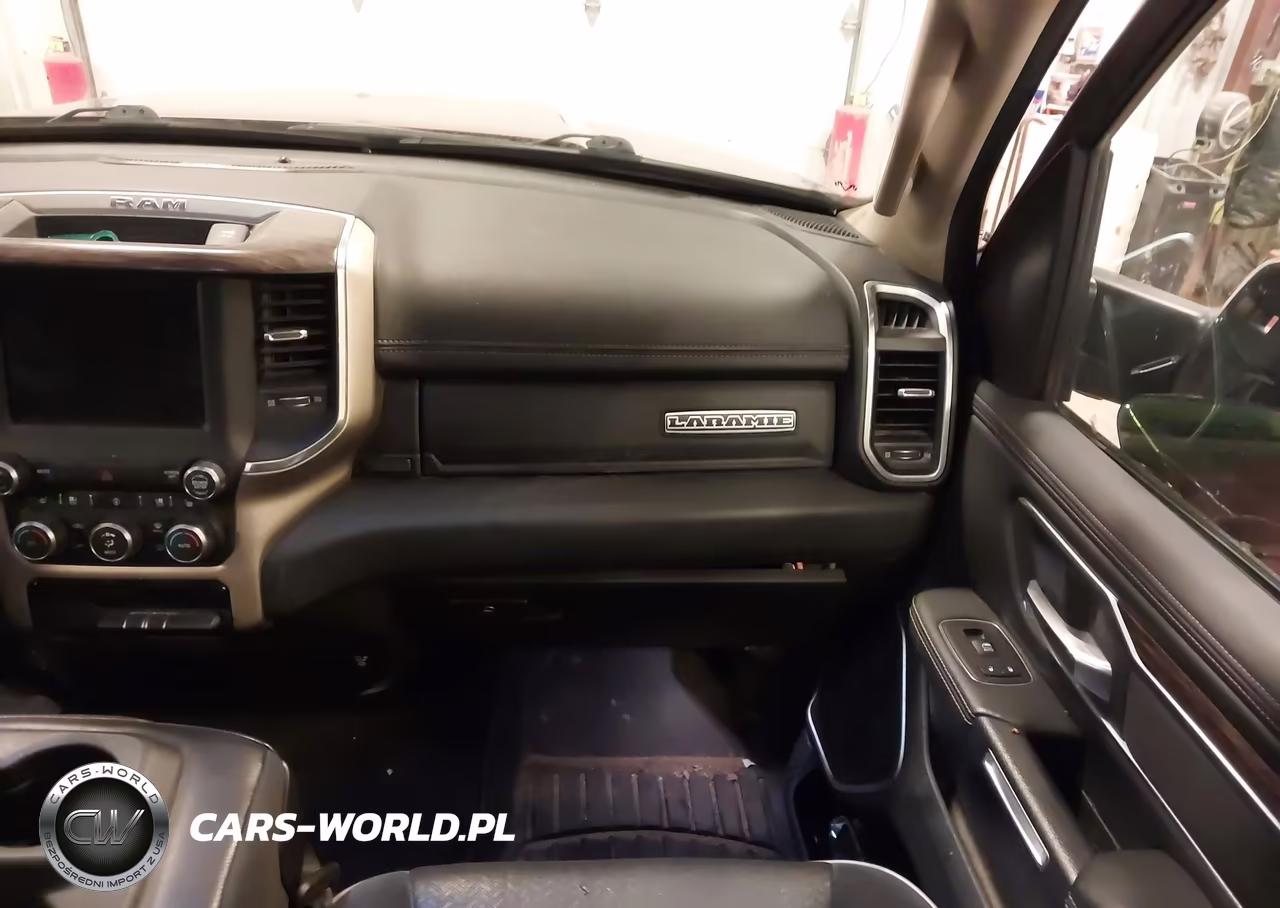 2019 Ram 1500 Laramie 4X4 5'7 Box VIN:1C6SRFJT1KN525608 - 5