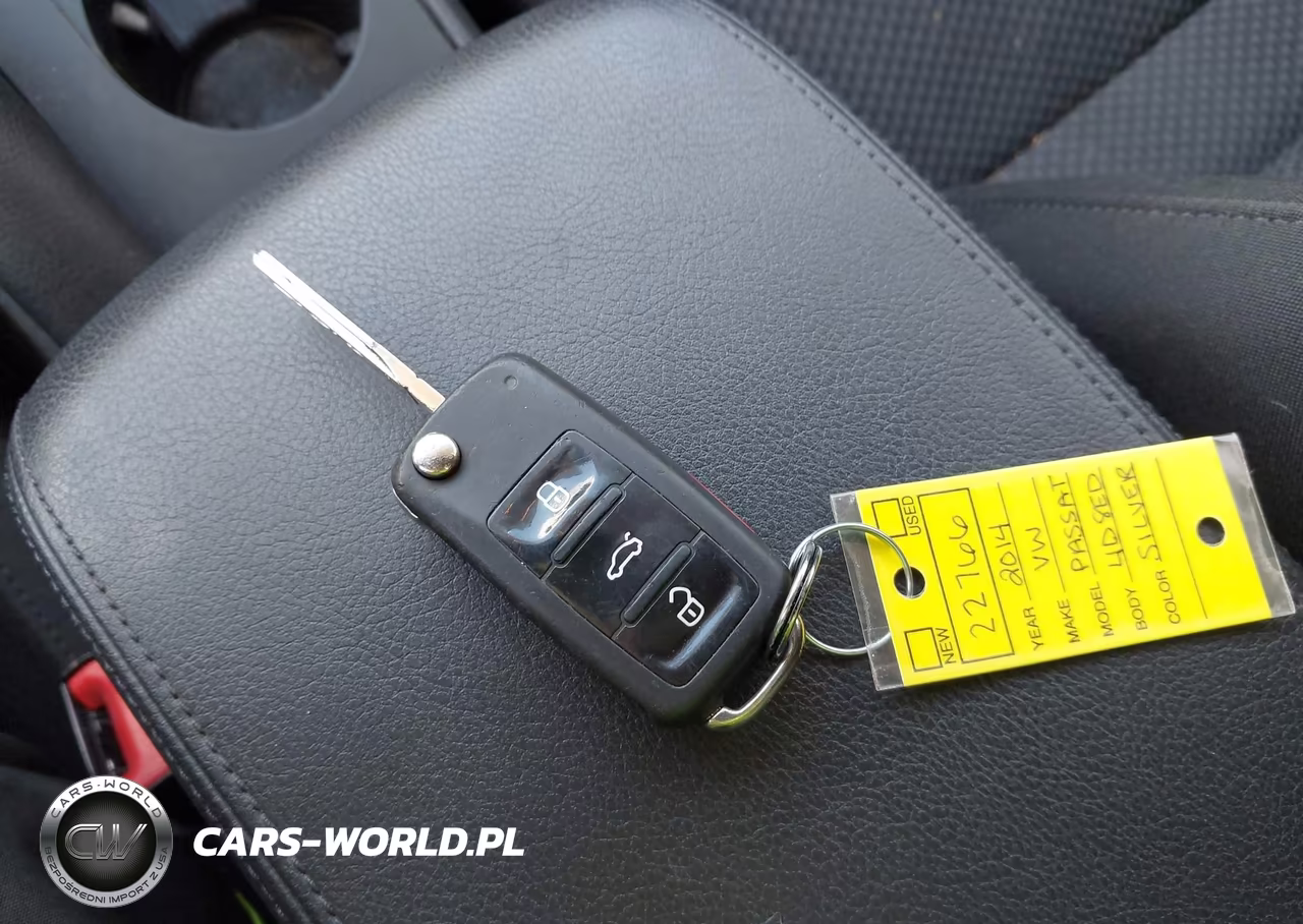 2014 Volkswagen Passat 2.5L S VIN:1VWAH7A37EC004905 - 11