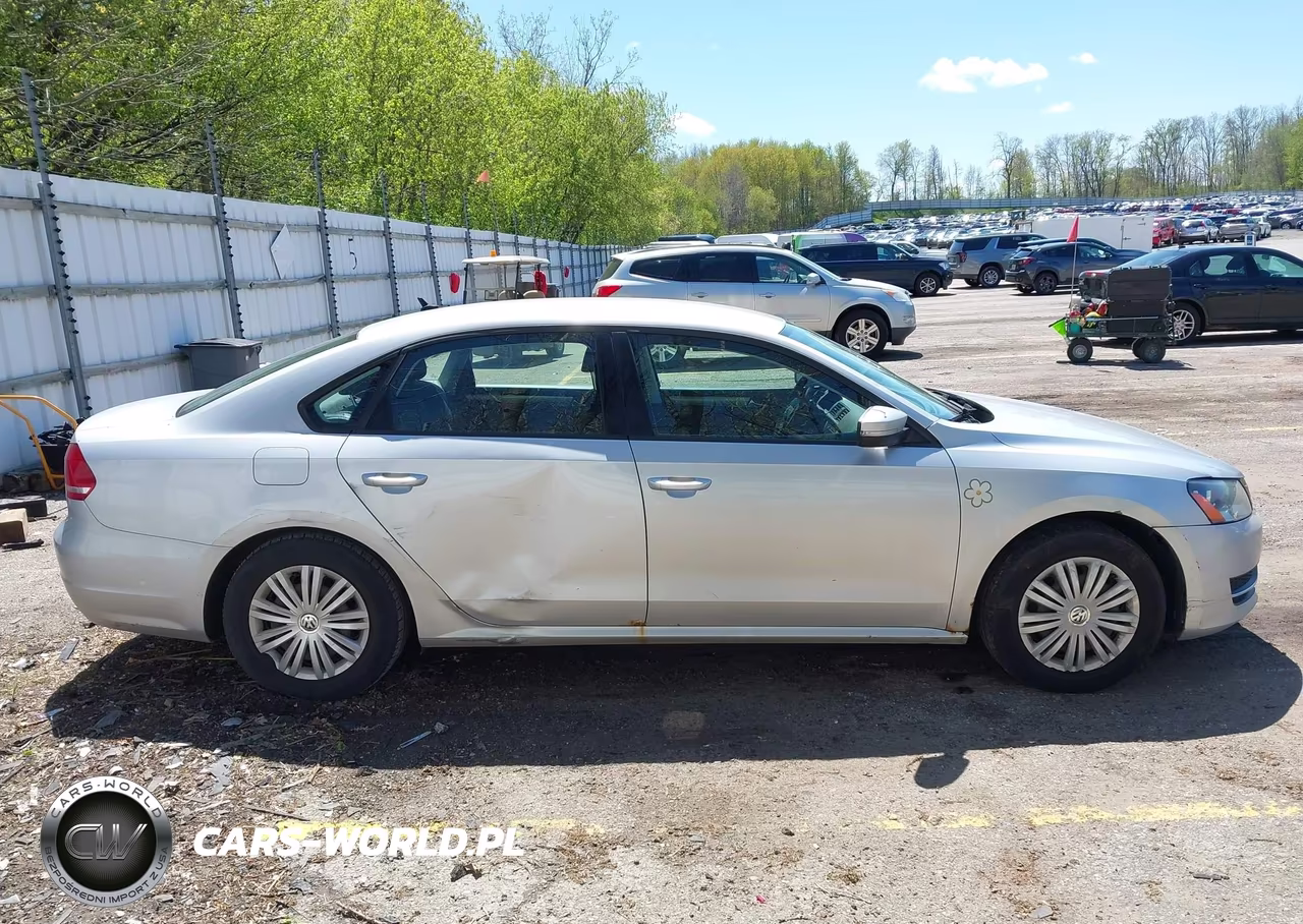 2014 Volkswagen Passat 2.5L S VIN:1VWAH7A37EC004905 - 13