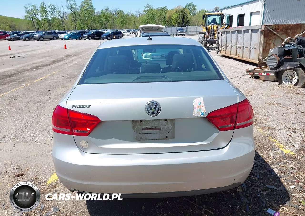 2014 Volkswagen Passat 2.5L S VIN:1VWAH7A37EC004905 - 16