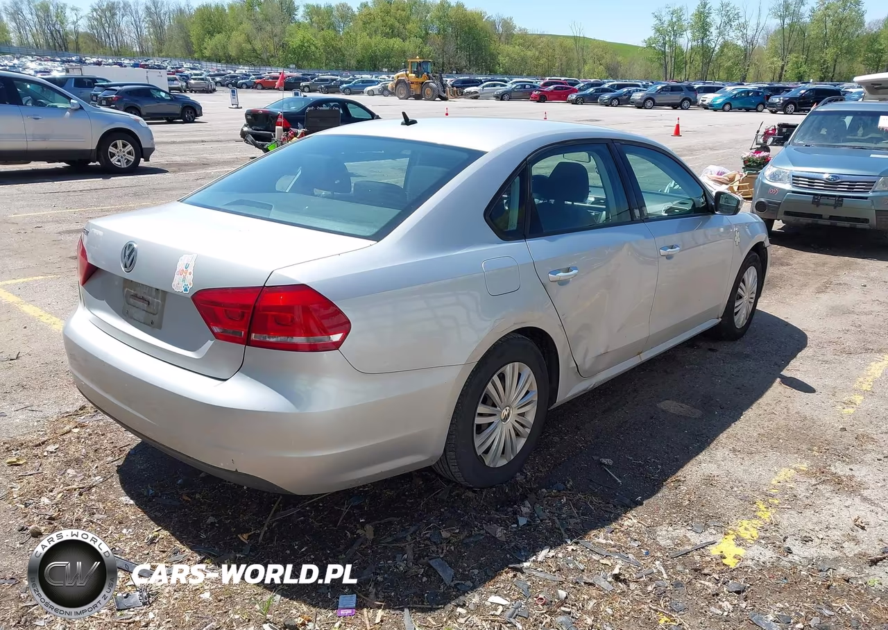 2014 Volkswagen Passat 2.5L S VIN:1VWAH7A37EC004905 - 4