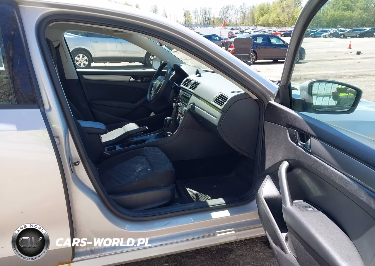 2014 Volkswagen Passat 2.5L S VIN:1VWAH7A37EC004905 - 5