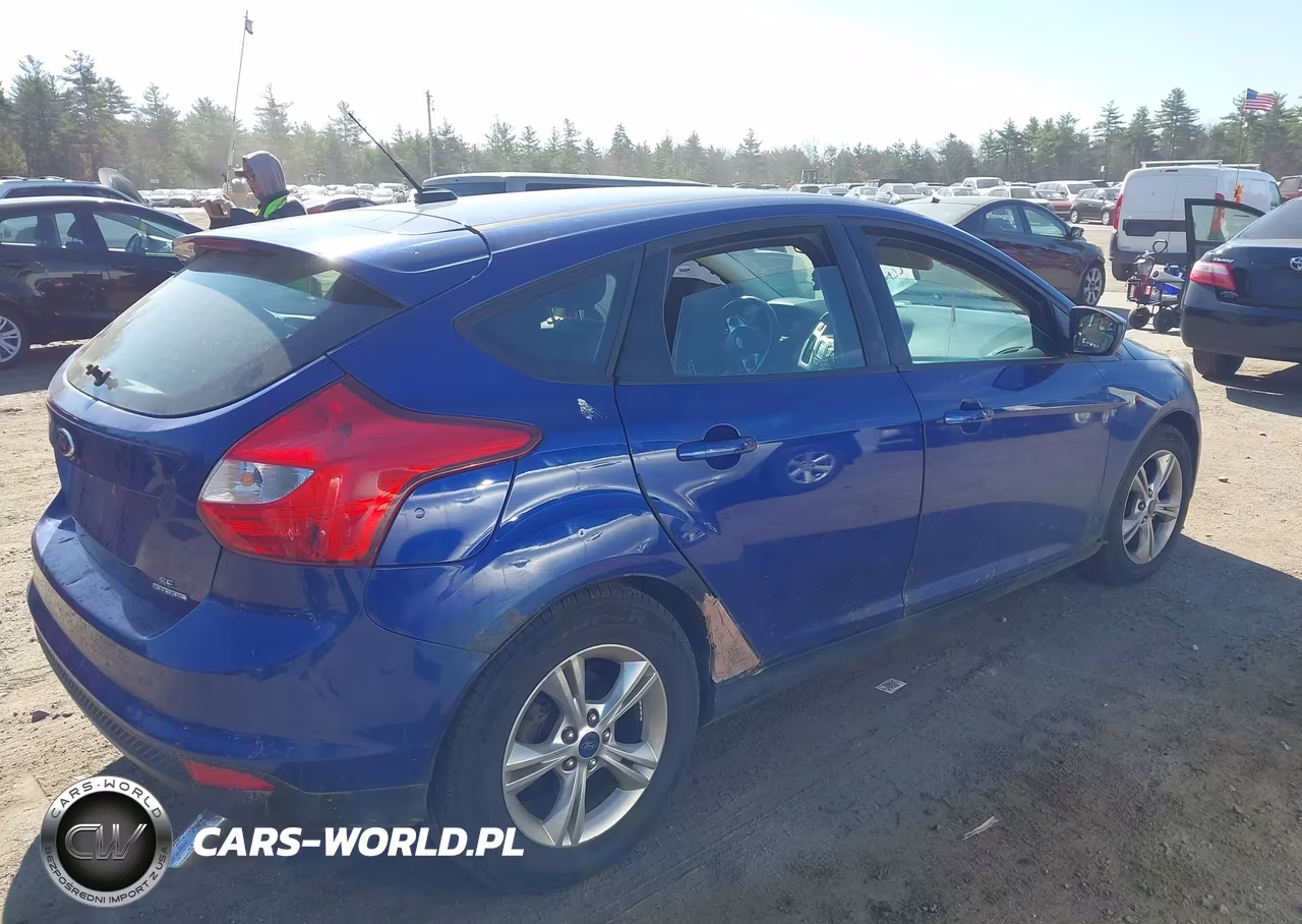 2012 Ford Focus Se VIN:1FAHP3K22CL398951 - 4
