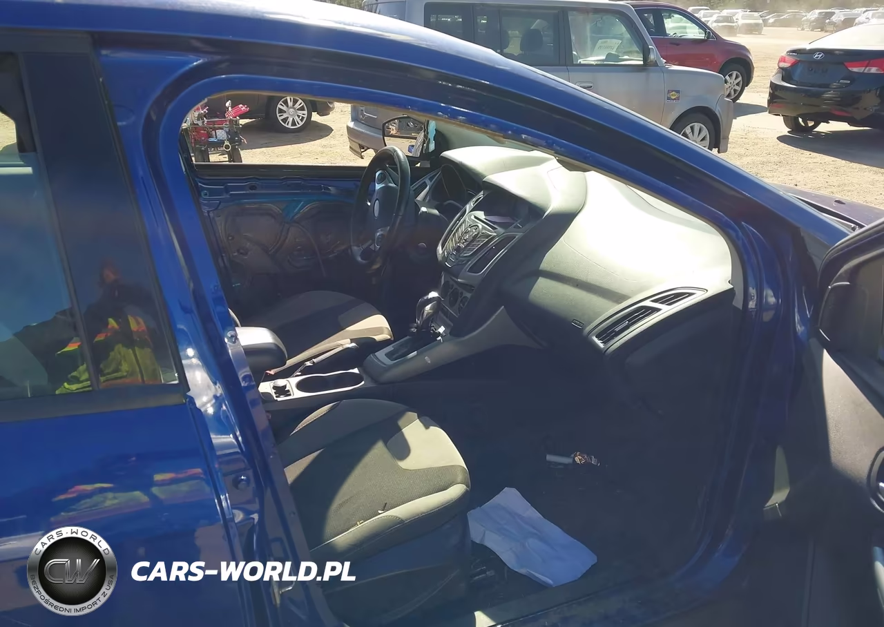 2012 Ford Focus Se VIN:1FAHP3K22CL398951 - 5