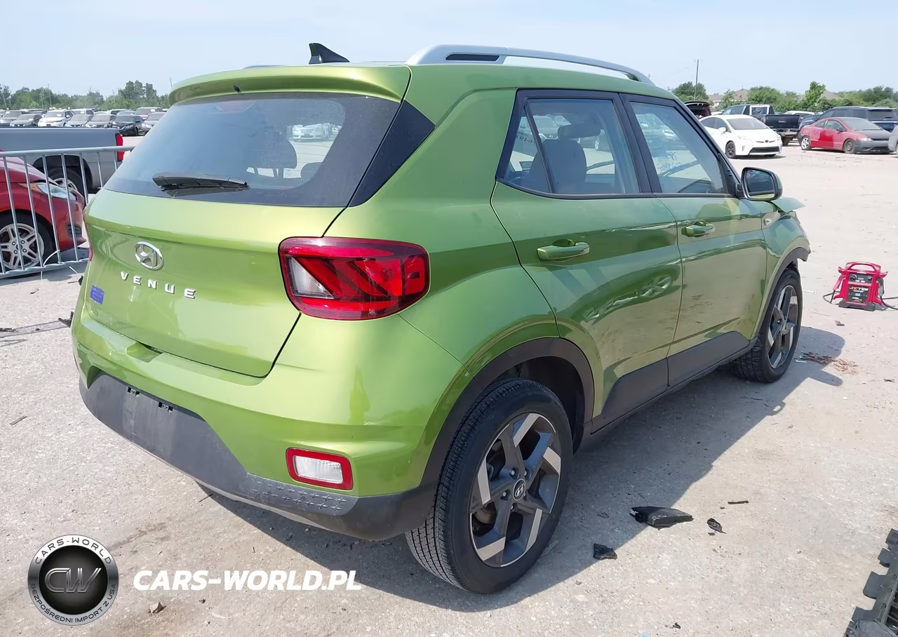 2021 Hyundai Venue Sel VIN:KMHRC8A3XMU082402 - 4