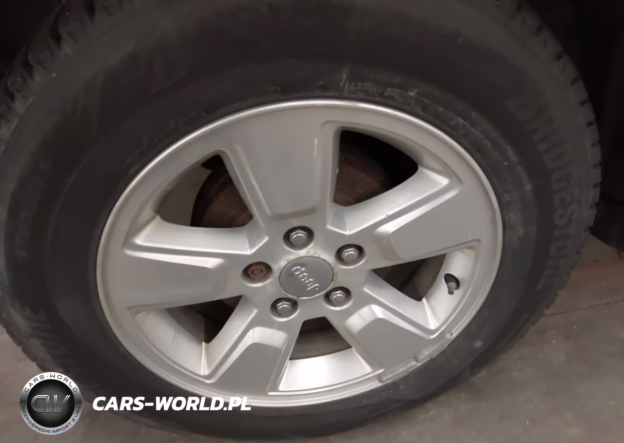 2015 Jeep Compass Sport VIN:1C4NJCBA5FD131193 - 12