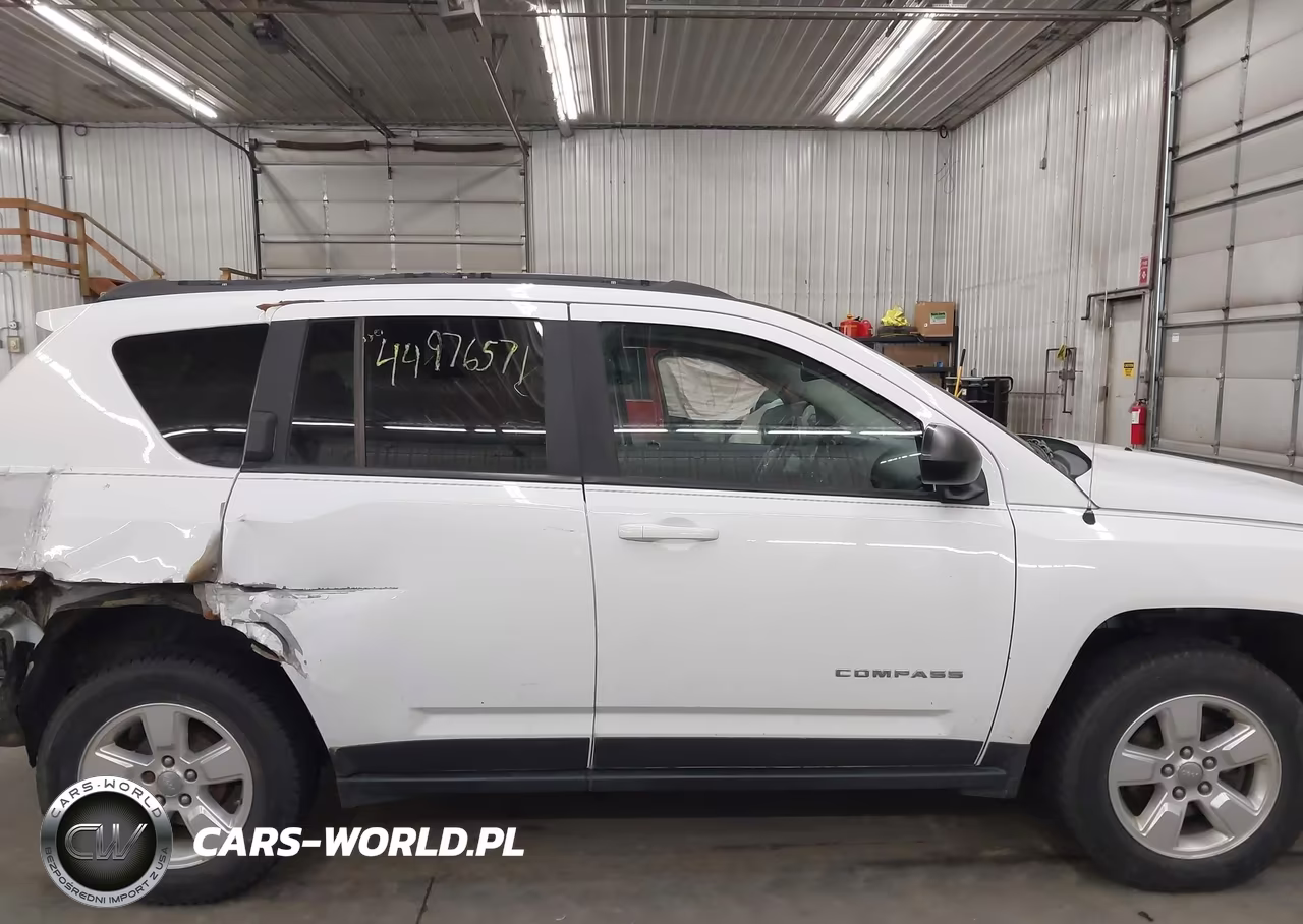 2015 Jeep Compass Sport VIN:1C4NJCBA5FD131193 - 14