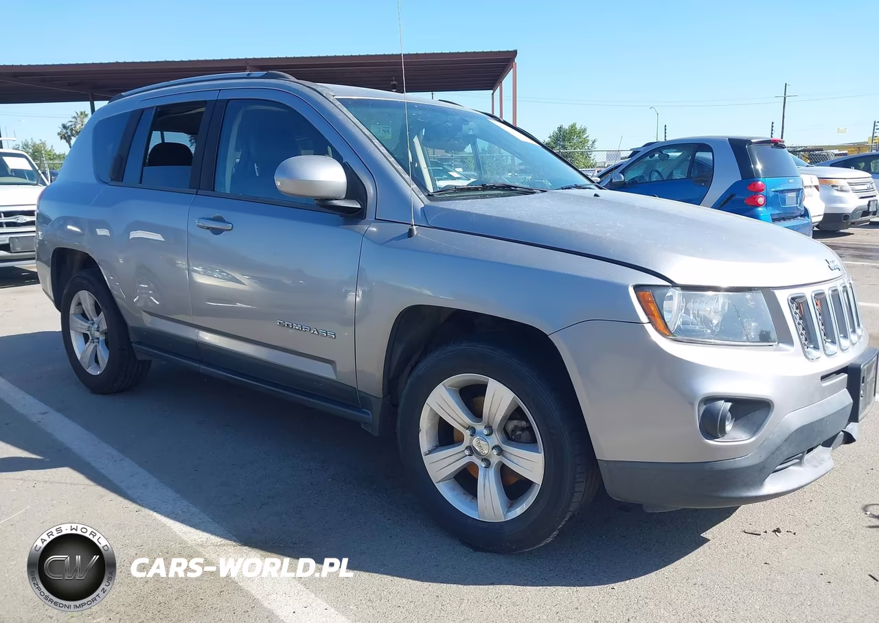 2015 Jeep Compass Latitude – zdjęcie 1 z 10