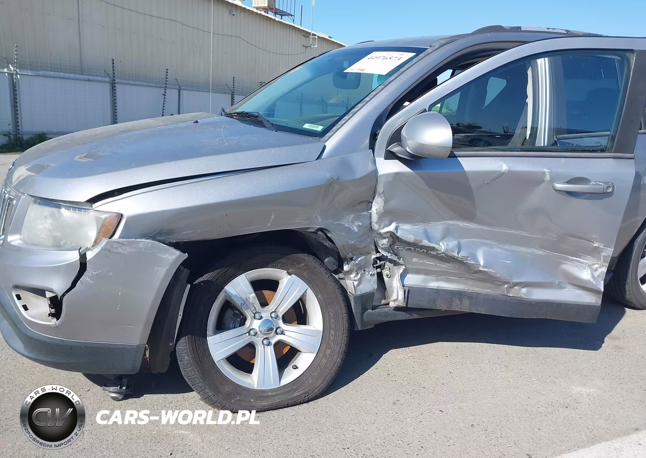 2015 Jeep Compass Latitude VIN:1C4NJCEB1FD209621 - 6