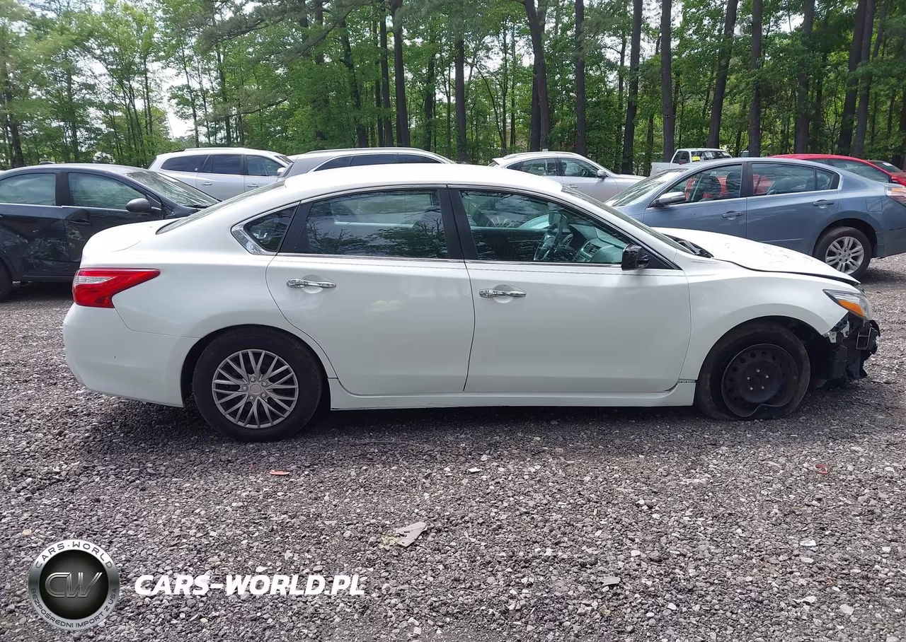 2017 Nissan Altima 2.5 S VIN:1N4AL3AP2HC132654 - 14