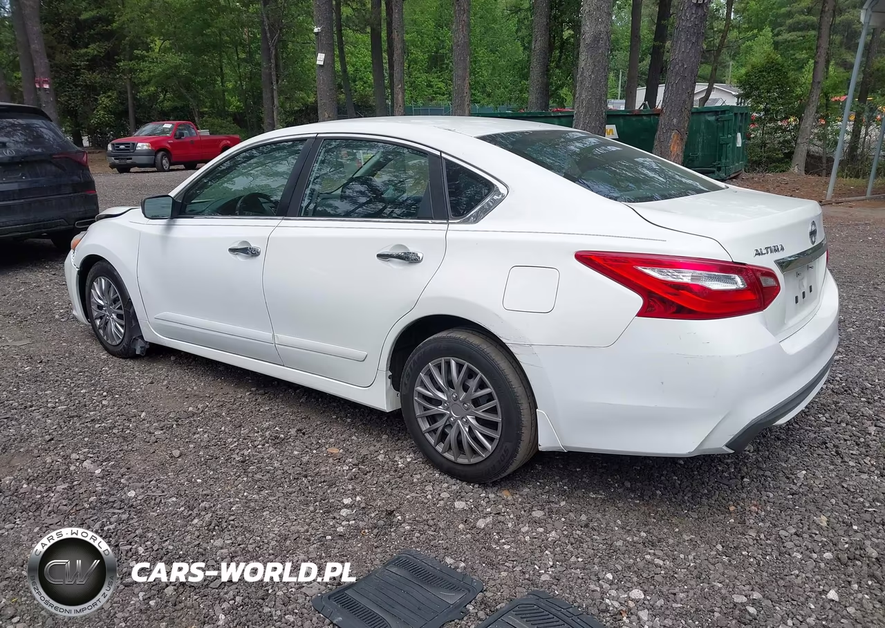 2017 Nissan Altima 2.5 S VIN:1N4AL3AP2HC132654 - 3
