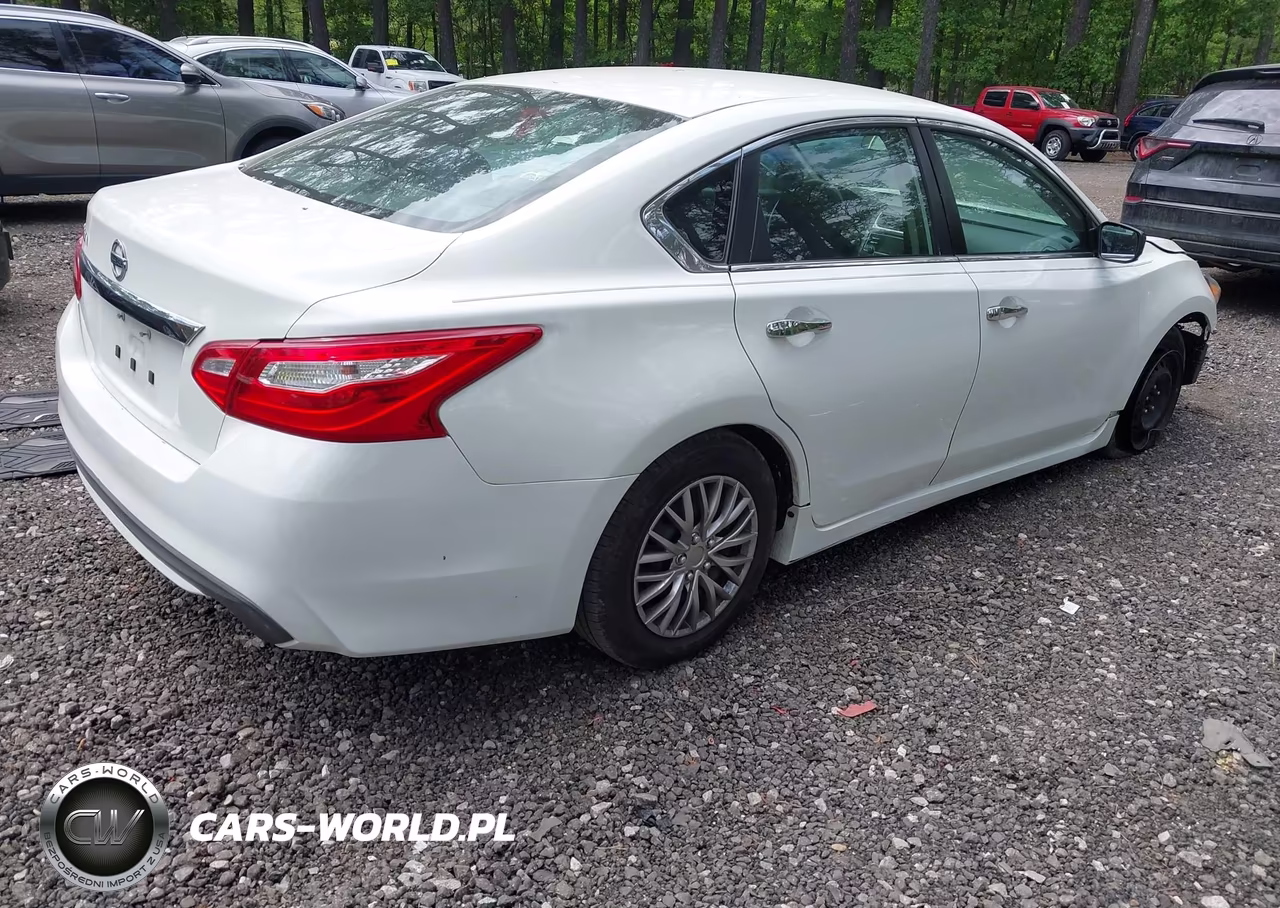 2017 Nissan Altima 2.5 S VIN:1N4AL3AP2HC132654 - 4