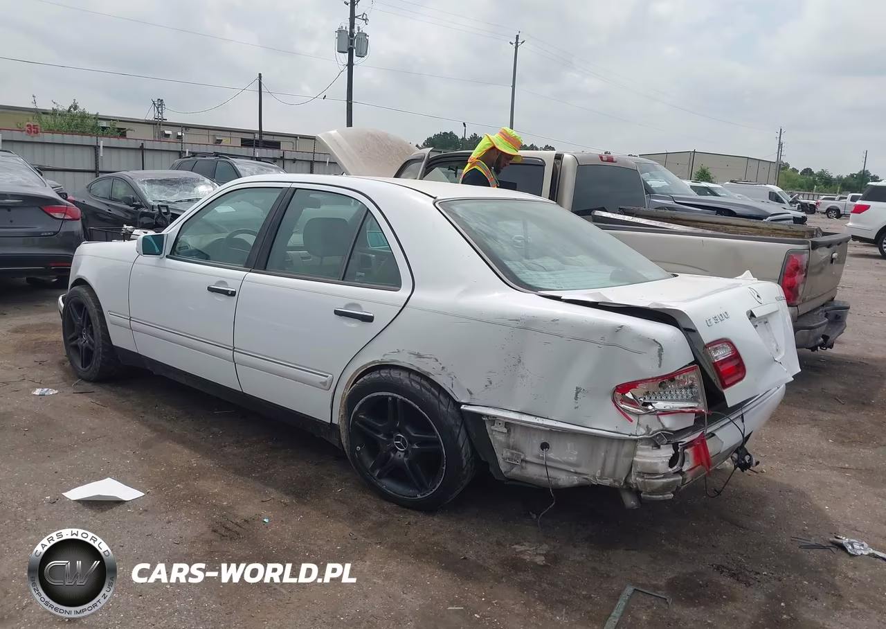 1998 Mercedes-Benz E 300 Diesel VIN:WDBJF25F3WA695748 - 3