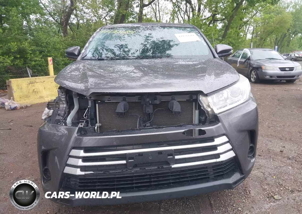2019 Toyota Highlander Le VIN:5TDBZRFH8KS921107 - 13