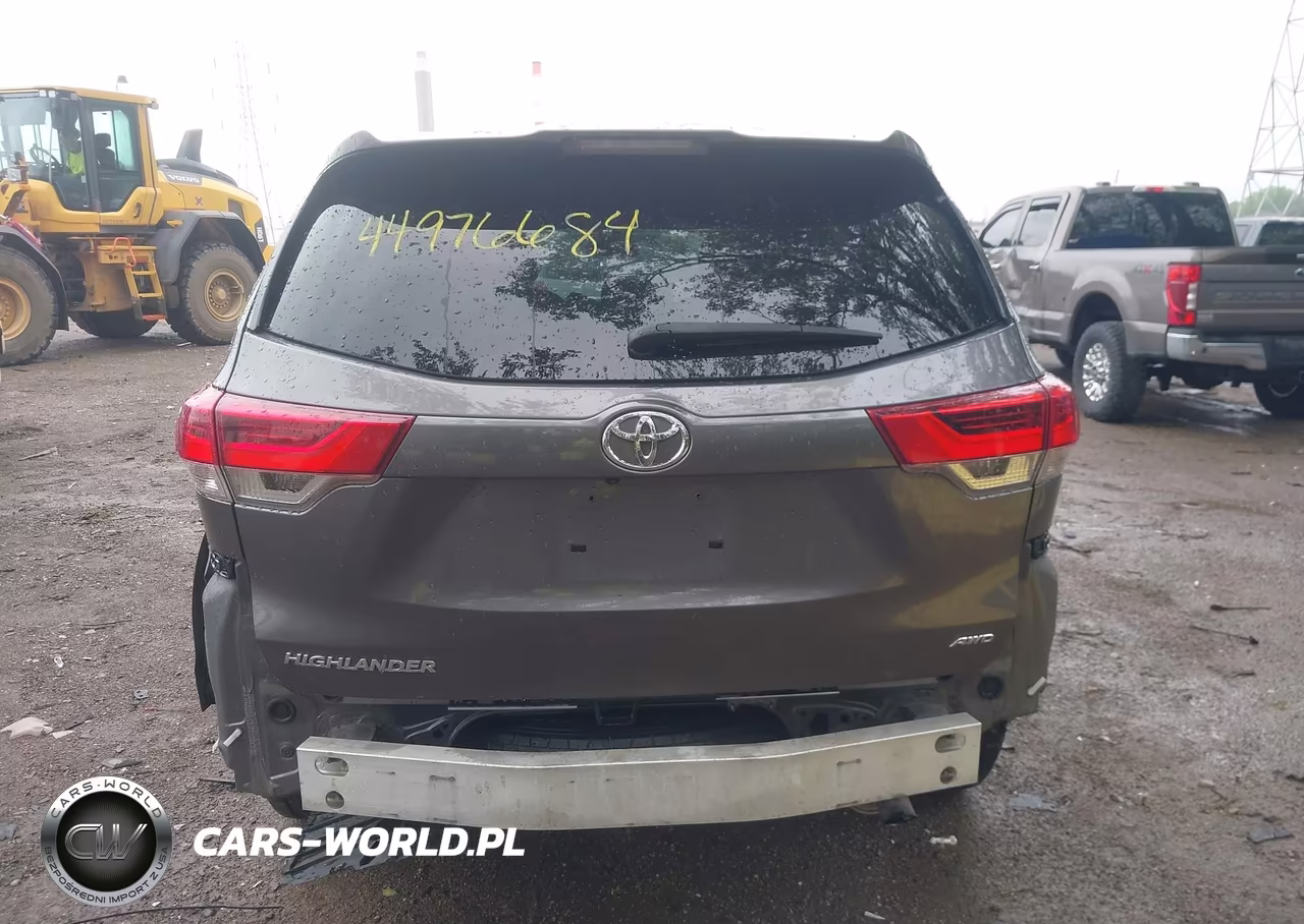 2019 Toyota Highlander Le VIN:5TDBZRFH8KS921107 - 17