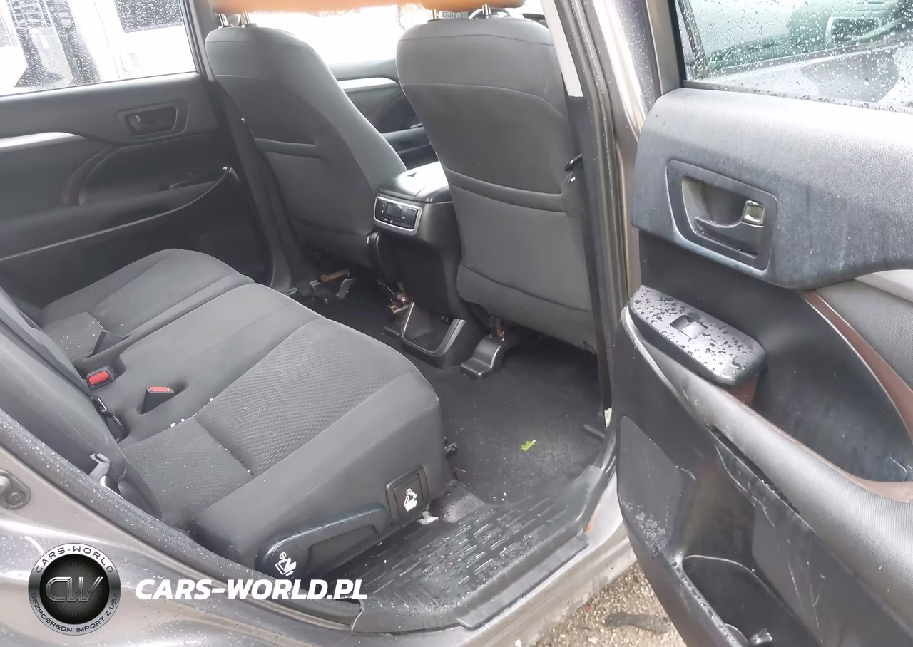 2019 Toyota Highlander Le VIN:5TDBZRFH8KS921107 - 8