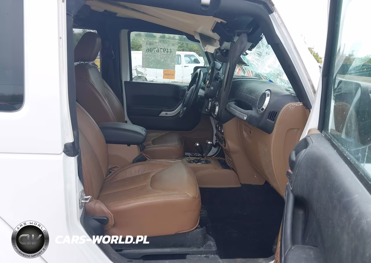 2017 Jeep Wrangler Sahara 4X4 VIN:1C4AJWBG9HL681994 - 5