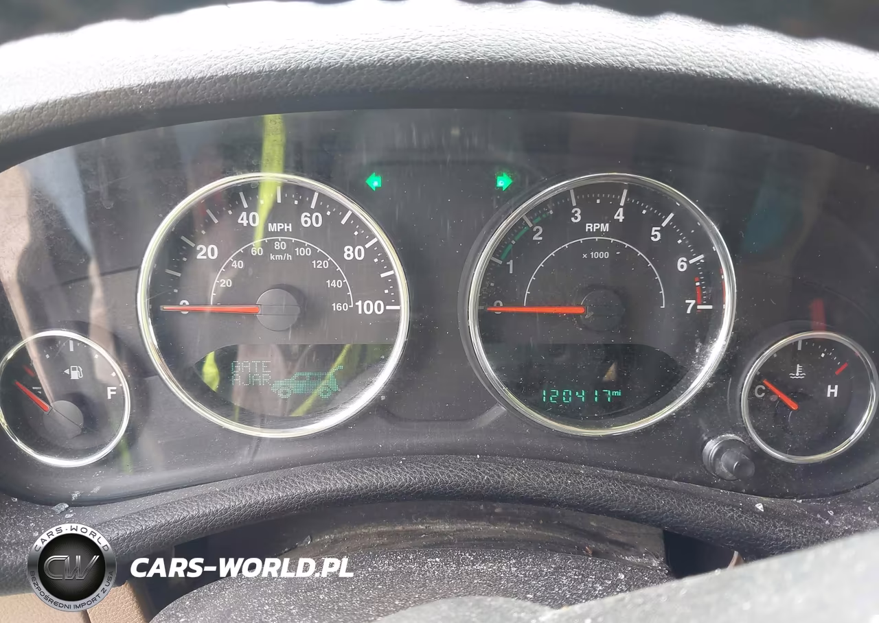 2017 Jeep Wrangler Sahara 4X4 VIN:1C4AJWBG9HL681994 - 7