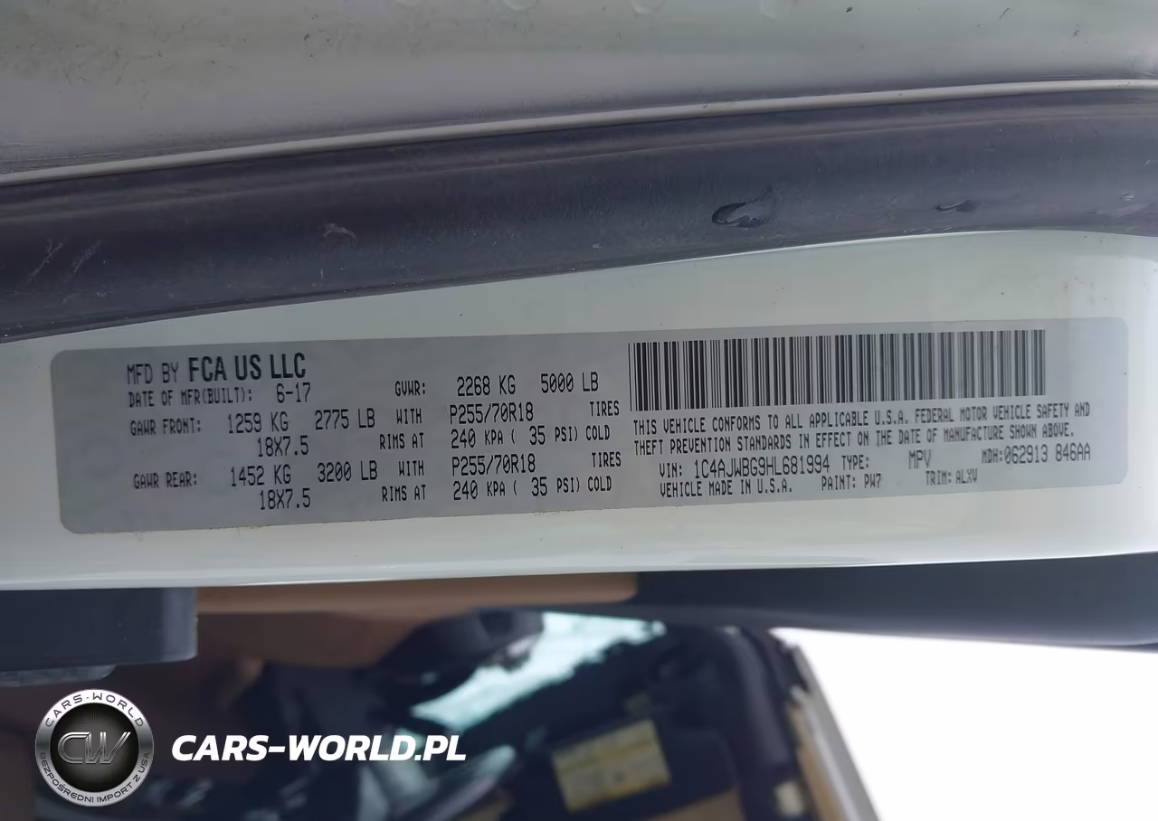 2017 Jeep Wrangler Sahara 4X4 VIN:1C4AJWBG9HL681994 - 9