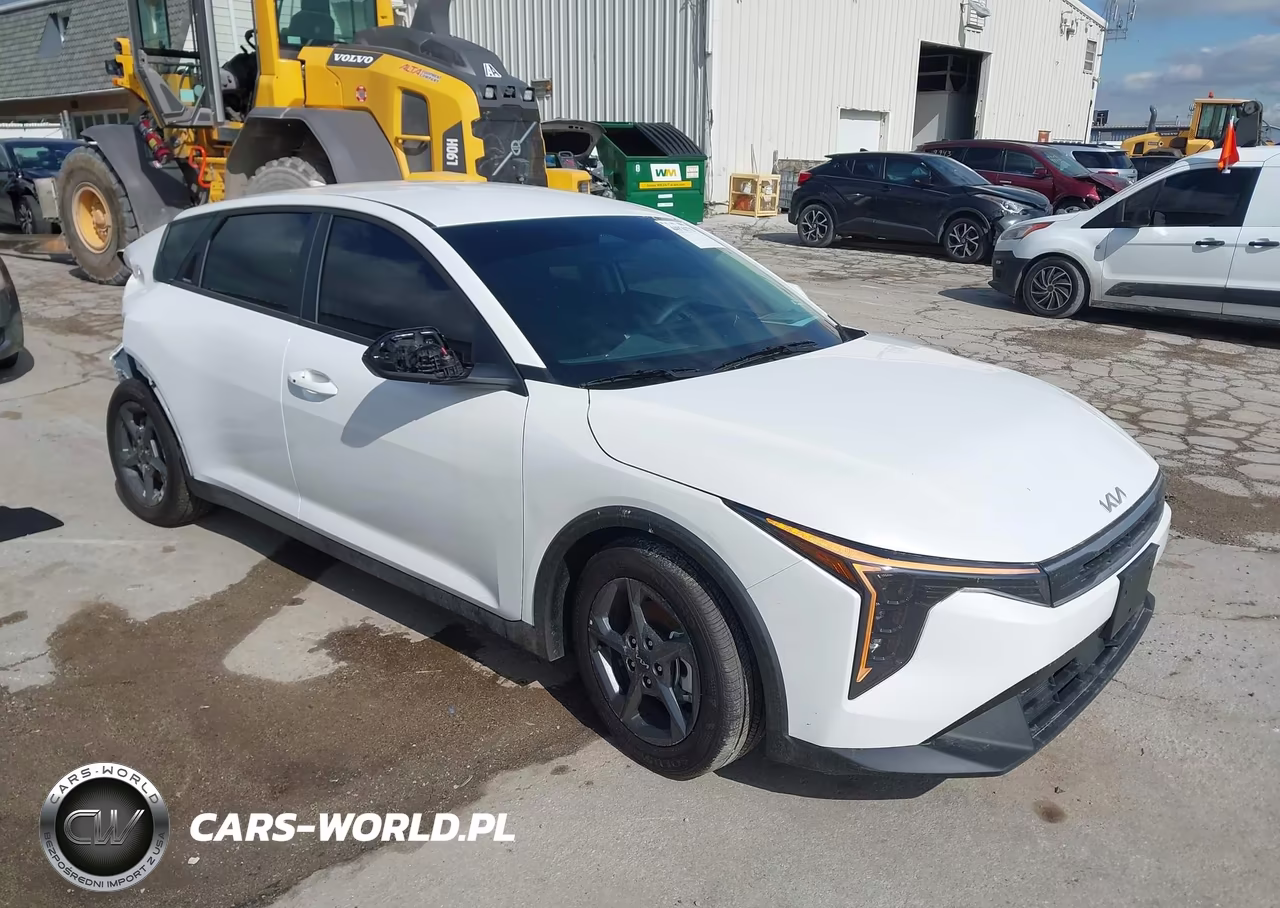 2025 Kia K4 Lxs