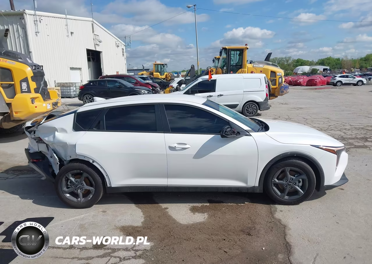 2025 Kia K4 Lxs VIN:3KPFT4DE3SE236778 - 13