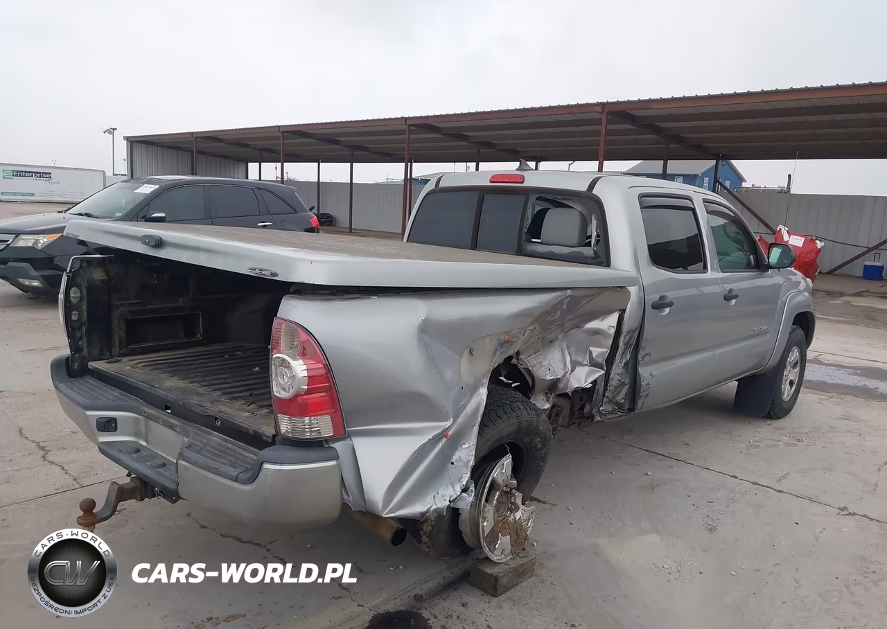2015 Toyota Tacoma Base V6 VIN:3TMMU4FN3FM082134 - 4
