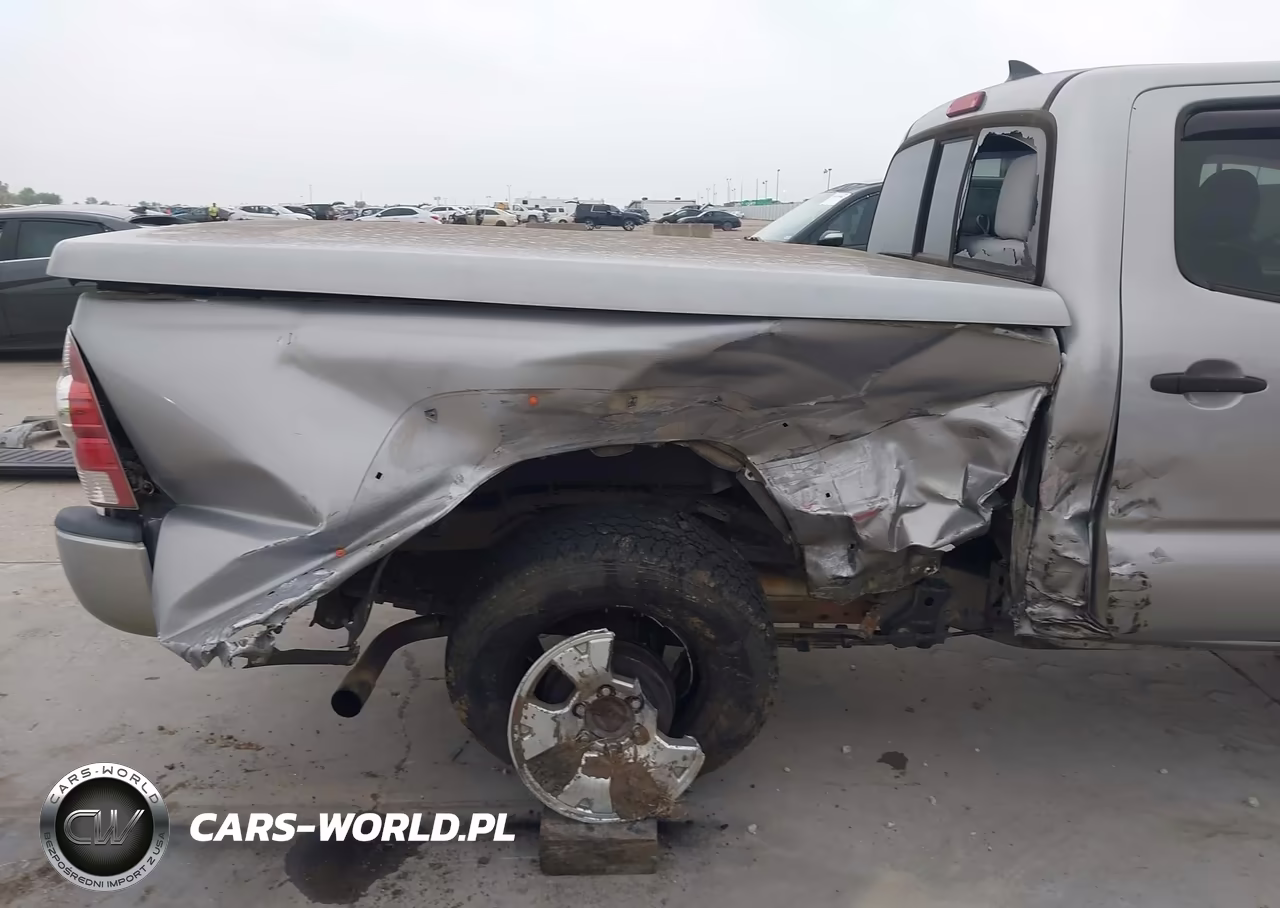 2015 Toyota Tacoma Base V6 VIN:3TMMU4FN3FM082134 - 6