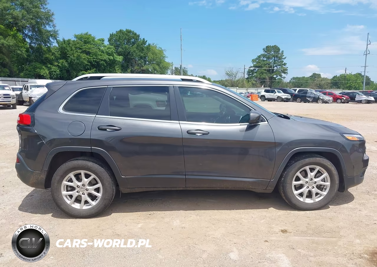 2016 Jeep Cherokee Latitude VIN:1C4PJLCS2GW370528 - 13