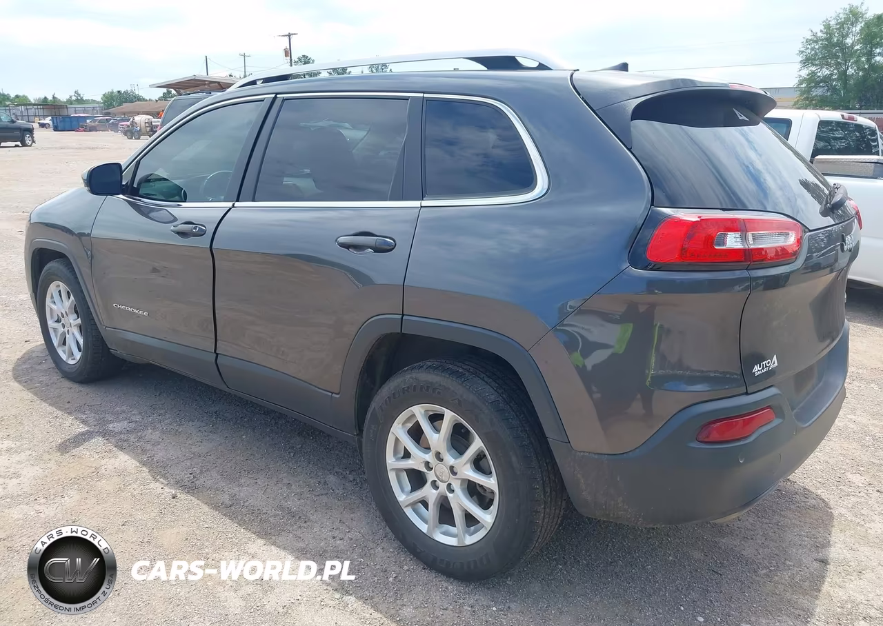 2016 Jeep Cherokee Latitude VIN:1C4PJLCS2GW370528 - 3
