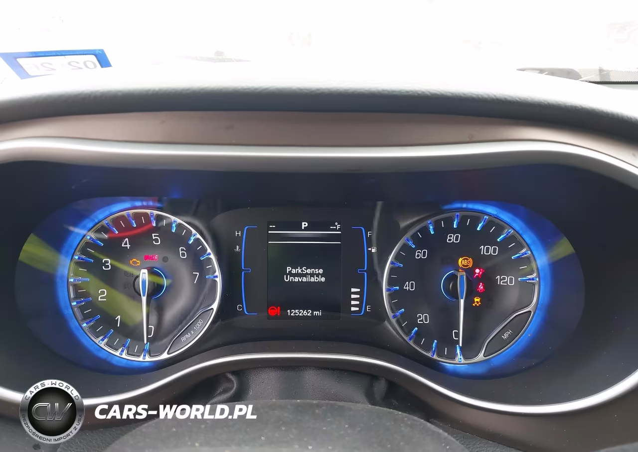 2018 Chrysler Pacifica Touring L VIN:2C4RC1BG7JR352305 - 7